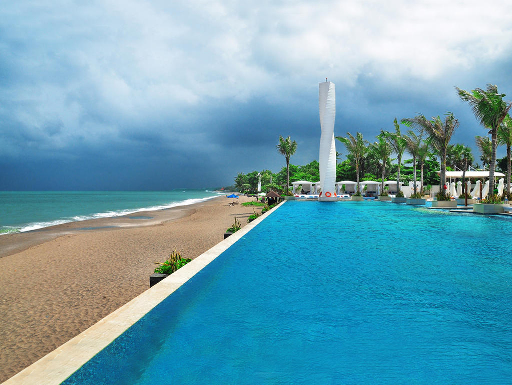 lv8 resort, Zwembaden op Bali