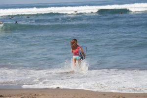 daisy surfen bali