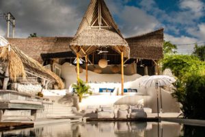 gravity hotel bali, uluwatu, padang padang, zwembad