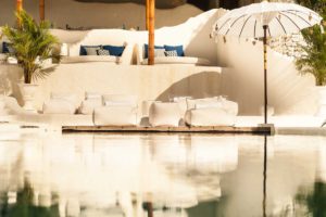 gravity hotel bali, uluwatu, padang padang, zwembad